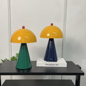 Lampe de table en forme de champignon, LED E27, 220V, avec interrupteur, pour la protection des yeux, lampe de chevet pour chambre à coucher, bureau, salle d'étude - Product Image 1