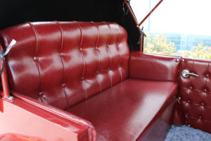 Voiture de tourisme électrique de charme vintage classique Gran Torino pour les lieux de divertissement - Product Image 4