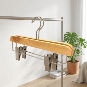 Cintre en bois avec pinces en acier inoxydable, design minimaliste pour placard, organisateur antidérapant à crochets - Product Image 4