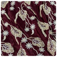 Tissu de base 100 % acétate, broderie de fils et de paillettes avec motifs feuilles et floraux, rouge bordeaux pour blazer, robe, costume, sacs