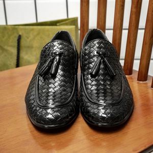 Chaussures décontractées britanniques pour hommes en cuir de vache véritable, mocassins confortables et formels à semelle Oxford pour mariages - Product Image 4
