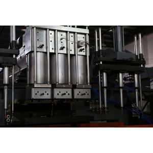 TONGDA HTS 12L Entièrement automatique <span class=keywords><strong>15L</strong></span> hdpe jerrycan soufflage machine - Product Image 3