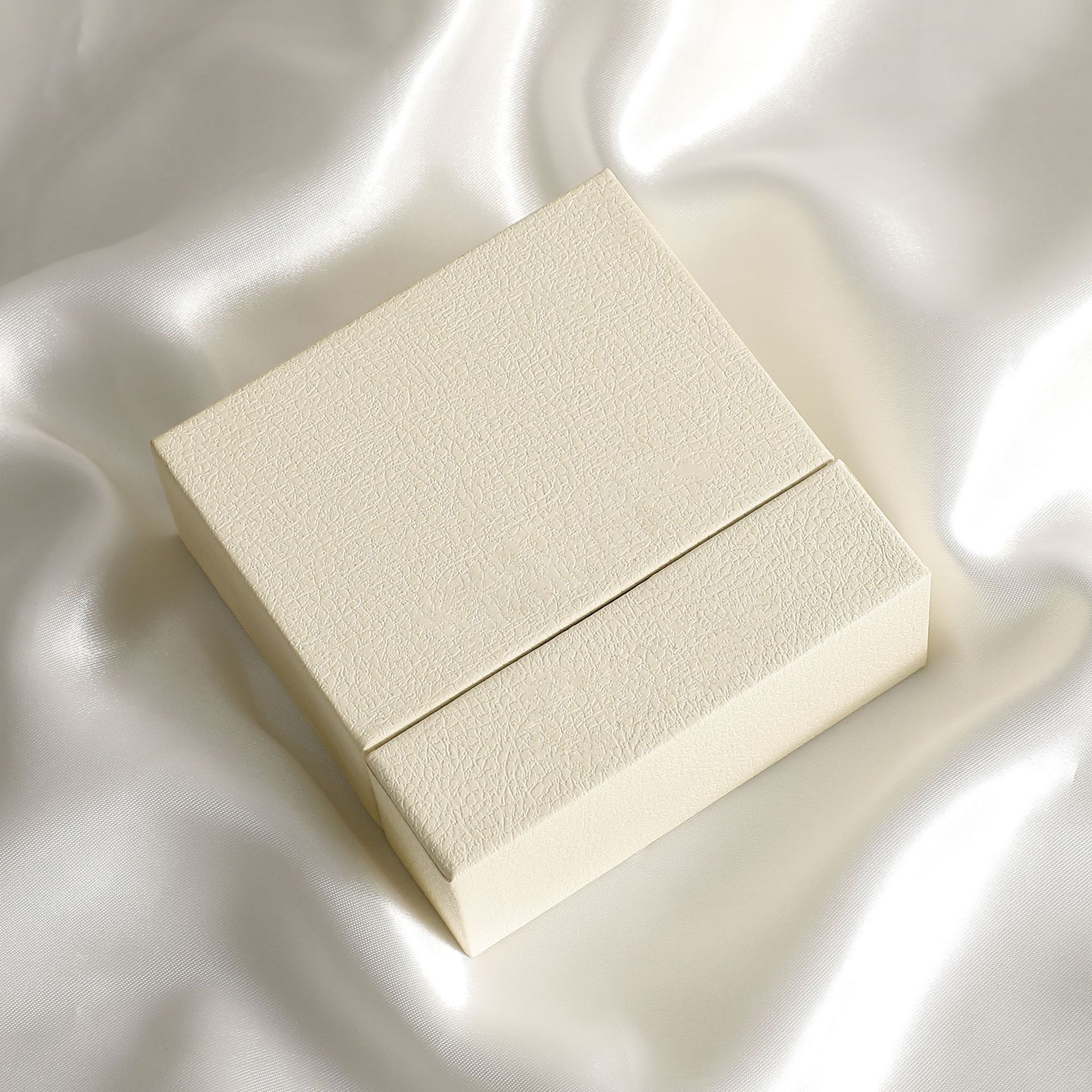 Beige(with sponge/no logo)