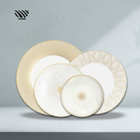 Ensemble d'assiettes en céramique dorées de luxe - Motifs géométriques exquis pour une décoration de table de mariage élégante
