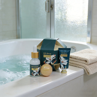 Ensemble cadeau de spa floral de luxe pour enfants en 3 pièces, vente en gros, bombe de bain biologique à base de plantes, sérum, gel, crème |   Personnalisation OEM |   Boîte cadeau en verre