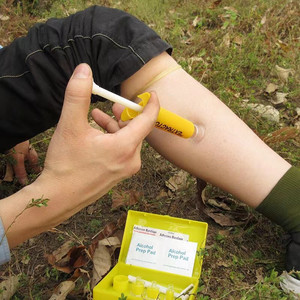 Extracteur de <span class=keywords><strong>venin</strong></span> Venom Vacuum pour piqûres de serpent, de moustique et d'<span class=keywords><strong>abeille</strong></span> en extérieur, équipement de survie et de sauvetage, fabriqué en Chine, estampillé à chaud - Product Image 1