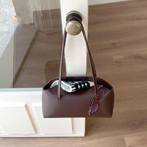 Sac à bandoulière simple pour femme, sac à main minimaliste à poignée supérieure en cuir PU lisse, sac décontracté à porter sous le bras - Product Image 5