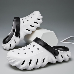 EVA <b>Clogs</b> Thick Sole Breathable Injection Shoes For Men Women Summer Beach Sandals Couple Style Fashionable Lightweight Slip On - Product Image 3