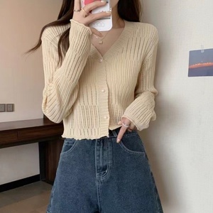 <span class=keywords><strong>Cardigan</strong></span> court de style coréen pour femmes, pulls à manches longues, col en V, bord d'oreille en bois, veste tricotée fine - Product Image 3