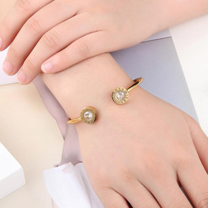 Bracelet en diamant en forme de C, ajustable, chiffres romains, bijoux pour femme, acier, or, or rose, taille brillant ronde, diamant synthétique de laboratoire - Product Image 4