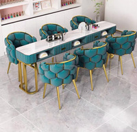 Nouveau mobilier de salon de beauté de style moderne Ensemble table et chaise de manucure pour ongles en velours et marbre