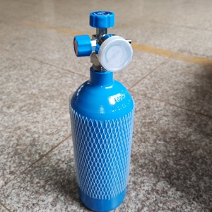 Prix d'usine TPED certifié 150BAR 2/4L petite <span class=keywords><strong>bouteille</strong></span> d'oxygène médical portable fabriquée en Chine à vendre - Product Image 4