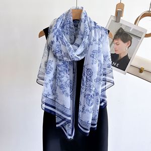 Nouvelle Écharpe Longue Décorative en Polyester 125*180cm, Imprimé Orchidée Creuse, Protection Solaire Printemps-Été, Polyvalente pour Femme - Product Image 3