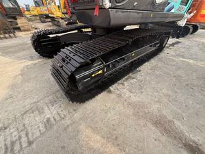 Excavatrice sur chenilles Hitachi ZX200 d'occasion, pièces d'origine d'usine intactes, équipement de chantier robuste de taille moyenne - Product Image 5