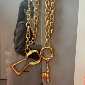 Schiaparelli 18k Altın Kaplama Moda Anahtar Serisi Çift Güzel Kolye Kolye Su Geçirmez Solmayan Mücevher Toptan Satış - Product Image 1
