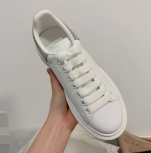<span class=keywords><strong>Scarpe</strong></span> da Ginnastica <span class=keywords><strong>Classiche</strong></span> Bianche da <span class=keywords><strong>Uomo</strong></span> in Vera Pelle, <span class=keywords><strong>Scarpe</strong></span> <span class=keywords><strong>Sportive</strong></span> Unisex da Esterno, <span class=keywords><strong>Scarpe</strong></span> da <span class=keywords><strong>Uomo</strong></span> con Rialzo Interno, <span class=keywords><strong>Scarpe</strong></span> da <span class=keywords><strong>Uomo</strong></span> di Design alla Moda - Product Image 4