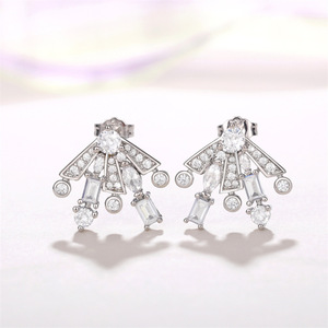Orecchini a Forma di Fuochi d'Artificio per Donne, Gioielli per Orecchie Geometrici Scintillanti alla Moda - Product Image 1