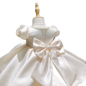 Abito fatto a mano all'uncinetto per bambini abiti per bambini di alta qualità fiore avorio disponibile abito per bambina di 2 anni abiti da sposa 2 in 1