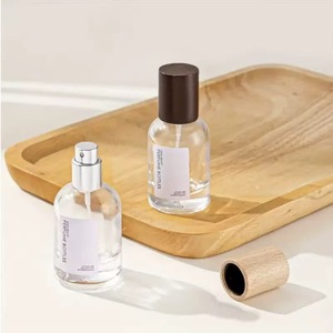 Flacone Spray in Vetro da Laboratorio di Alta Qualità, Portatile, da 30ml e 50ml, Vuoto, con Tappo in Legno, per Profumi (con sistema di ricarica) - Product Image 6