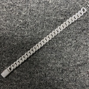 Bracelet Hiphop en Moissanite Diamantée Très Demandée – Bijou Raffiné pour le Quotidien et les Occasions Spéciales – Disponible à la Vente - Product Image 3