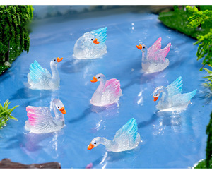 Commercio all'ingrosso di colore creativo dei capelli <span class=keywords><strong>cigno</strong></span> luminoso bambola Micro paesaggio decorazione accessori ornamento in resina artigianato personalizzato - Product Image 5