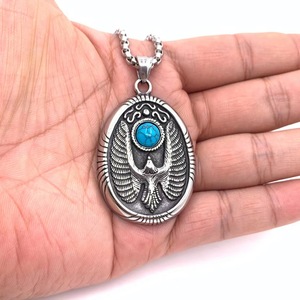 Pendentif aigle en acier inoxydable avec incrustation de turquoise bleue, collier à thème pour homme, cadeau - Product Image 3
