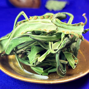 Herbe fossile grande feuille rein en vrac essence thé herbe dorée brute source d'origine fabriquée à la main pierre de thé fossile - Product Image 4