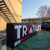 Paravent gonflable segmenté sur le thème du sport, toile de fond pour roadshow de marque de fitness, marqueur de lieu pour activités de team building en extérieur