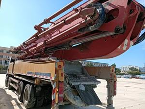 Pompes à béton d'occasion 2018 prêtes à être expédiées - Pompe à béton montée sur camion Zoomlion 59M à quatre essieux - Matériel de bétonnage 59m - Product Image 3