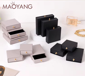 Caja de Joyería Rectangular de Papel Kraft para Anillos y Collares, Caja de Almacenamiento de Papel en Stock, Venta al Por Mayor - Product Image 3