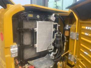 Mini-excavatrice sur chenilles 305.5 d'occasion, 12 tonnes, modèle 2023, capacité de la benne de 0,22 m³, bon état - Product Image 4