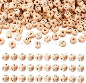 ลูกปัดไม้คิวบ์ขนาด10มม. จากโรงงานลูกปัดตัวอักษรสระไม้สำหรับงานฝีมือ DIY สร้อยข้อมือทำสร้อยคอ - Product Image 2