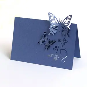 Centerpieces Pernikahan Desain Potong Laser Kartu Nomor Meja Kertas dengan Kupu-kupu Berongga Dekorasi Meja Pesta Pernikahan
