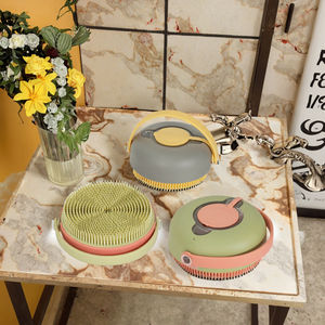 מברשת רחצה לטיפוח חיות מחמד עם מתקן לשמפו וסבון, זיפים רכים מגומי לעיסוי כלבים וחתולים, במלאי - Product Image 3