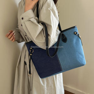 Bolso de Hombro Casual de Gran Capacidad en Mezclilla, Invierno 2025, Nuevo Bolso de Moda Popular con Cierre de Cremallera, Simple para Mujer - Product Image 3