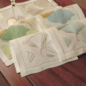 Servilletas de Lino para Cóctel Ginkgo Grace – Servilletas Reutilizables 100% Lino Natural, Diseño Botánico Elegante para Bar, Fiesta - Product Image 1