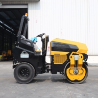 Compacteur routier de haute qualité, 5 tonnes, moteur diesel Kubota, mini-compacteur autoporté pour asphalte avec pneus en caoutchouc