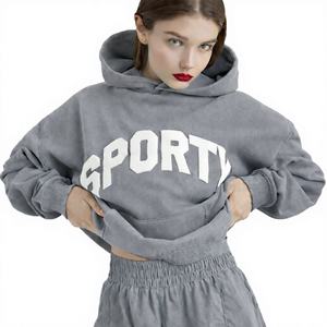 Ensemble décontracté deux pièces pour femme, sweat à capuche oversize à manches courtes, longueur au-dessus du genou, pour la mode urbaine moderne - Product Image 1