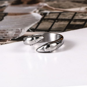 Anillo Abierto Golden Eagle de Acero de Titanio con Diseño de Pluma, Joyería de Moda Unisex SA928 - Product Image 3