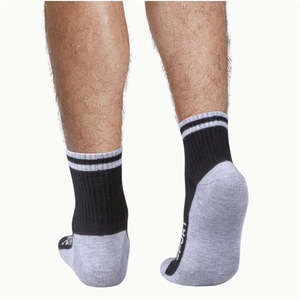 Chaussettes de sport pour hommes, noires et blanches, couleur unie, absorbant la transpiration, pour le basketball, longueur mi-mollet - Product Image 3