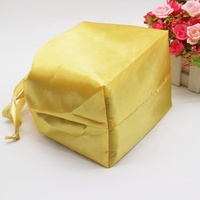 Sac pochette cadeau avec cordon de serrage en satin avec logo personnalisé pour les cheveux, les cils, les perruques, le stockage de bijoux, l'emballage de textiles en velours de qualité