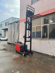 Chariot élévateur de machine de <span class=keywords><strong>logistique</strong></span> CDD16 avec le levage évalué 1.6 tonnes de capacité empileur électrique à jambe étroite à portique robuste - Product Image 3