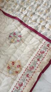 Courtepointes imprimées à la main Jaipuri en pur coton Couette en coton biologique fabriquée en Inde Produit doux et confortable - Product Image 4