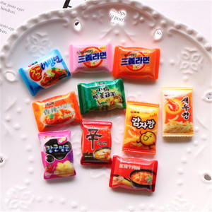 Paquete de fideos instantáneos, abalorio de resina, llaveros de plástico hechos a mano, joyería DIY, pendientes, colgante, accesorios para funda de teléfono móvil basura - Product Image 1