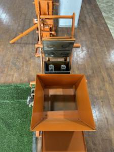 Fabricant de machines à briques KE offre spéciale machine hydraulique à presser les briques Offre Spéciale machine de fabrication de blocs d'argile et de boue en Afrique - Product Image 3