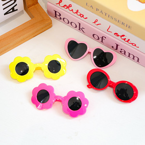 Gafas de sol para mascotas, un accesorio imprescindible para perros pequeños en verano, gafas de sol para mascotas con forma de corazón, gafas de sol pequeñas, lindas y elegantes. - Product Image 2