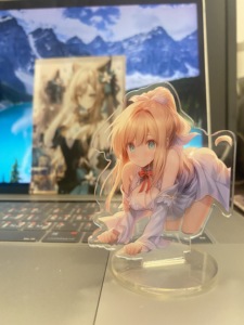 Exhibidores de Acrílico Personalizados al por Mayor, Impresión de Obras de Arte Personalizadas, Soporte de Acrílico Transparente para Escritorio, para Regalos de Exposiciones de Cómics - Product Image 2