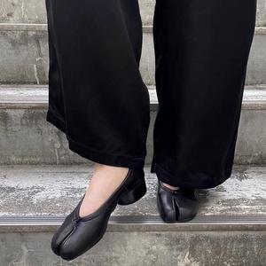 <span class=keywords><strong>Scarpe</strong></span> da Balletto Tabi da <span class=keywords><strong>Donna</strong></span> 2025 con Punta Divisa, <span class=keywords><strong>Tacco</strong></span> <span class=keywords><strong>Medio</strong></span> 3cm, Tomaia in Vera Pelle, Fodera in Pelle di Pecora, Traspiranti e Resistenti per la Primavera - Product Image 4