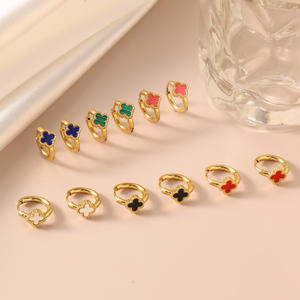 Boucles d'oreilles creuses carrées en acier inoxydable 304 Boucles d'oreille à la mode en or 18 carats électrolytique - Product Image 5