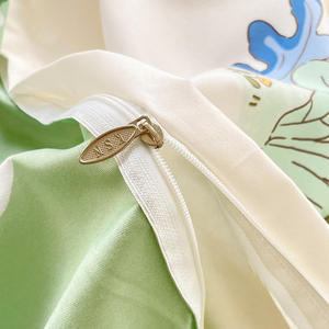 Venta Directa de Fábrica, Juego de Ropa de Cama de Cuatro Piezas con Estampado Activo Personalizado, Estilo Fresco - Product Image 3